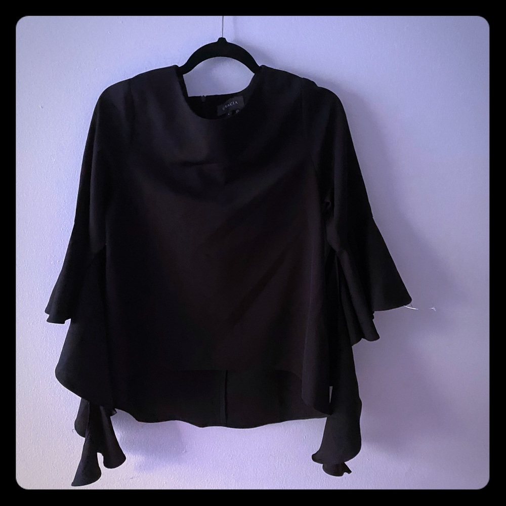 Gracia Flutter sleeve top